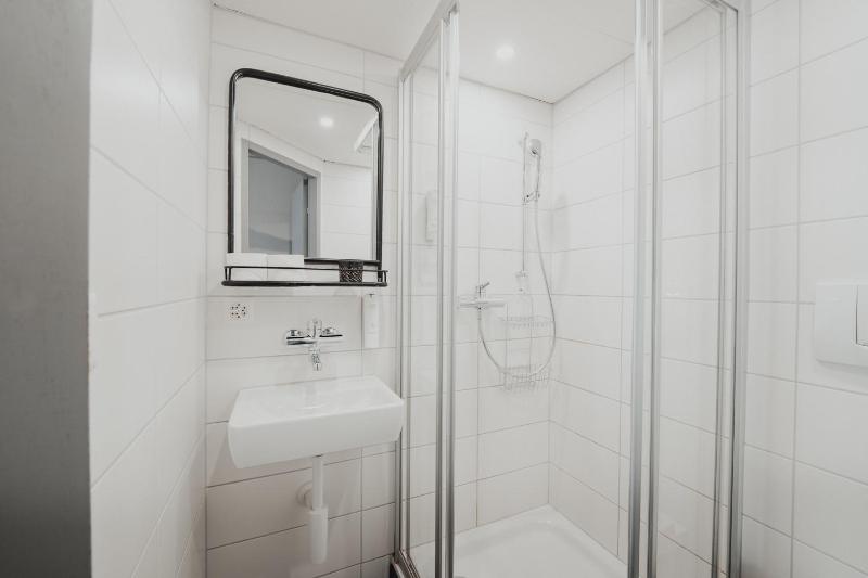 Double Room image 4
