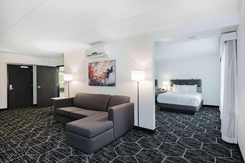 Suite with Two Queen Beds - Non-Smoking image 1