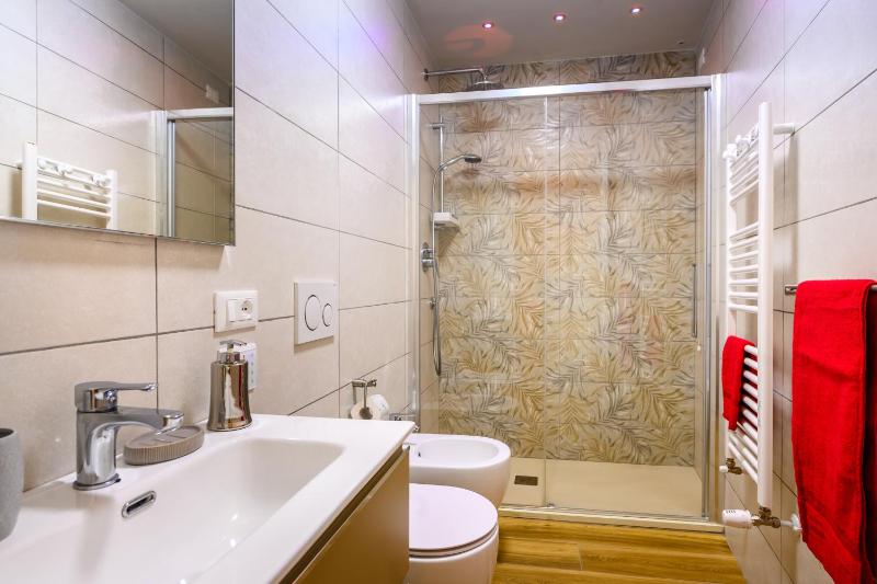 Lady Camollia Apartment - image 23