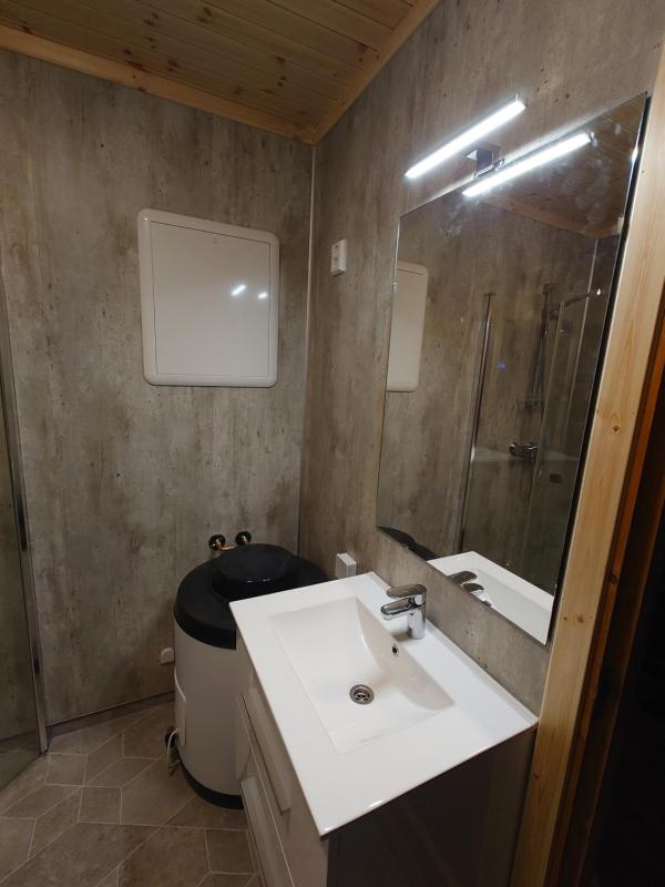 Three-Bedroom House image 2