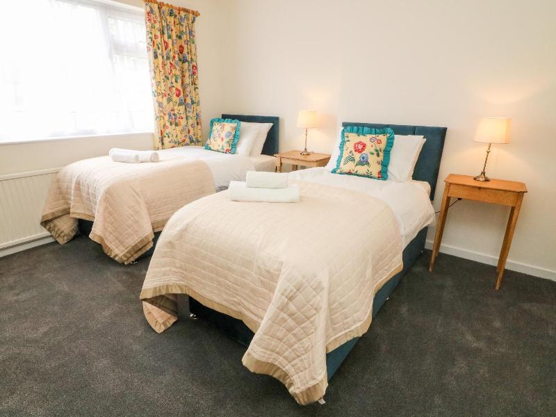 8 Oaks Field - image 22