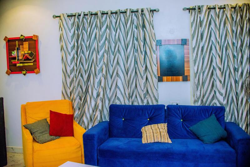 Beautiful 2-Bed With 24hrs Power Supply & Unlimited Internet - image 6