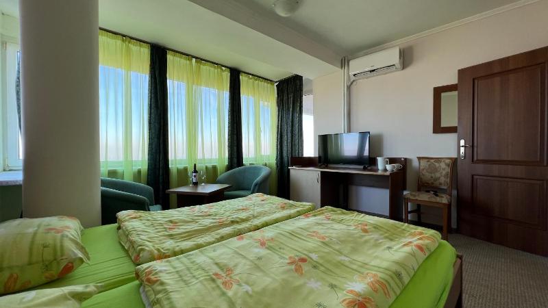 Deluxe Apartment with view to the city  image 1
