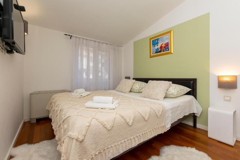 Apartments Villa White House - image 38