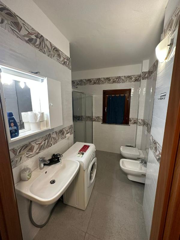 One-Bedroom Apartment image 1