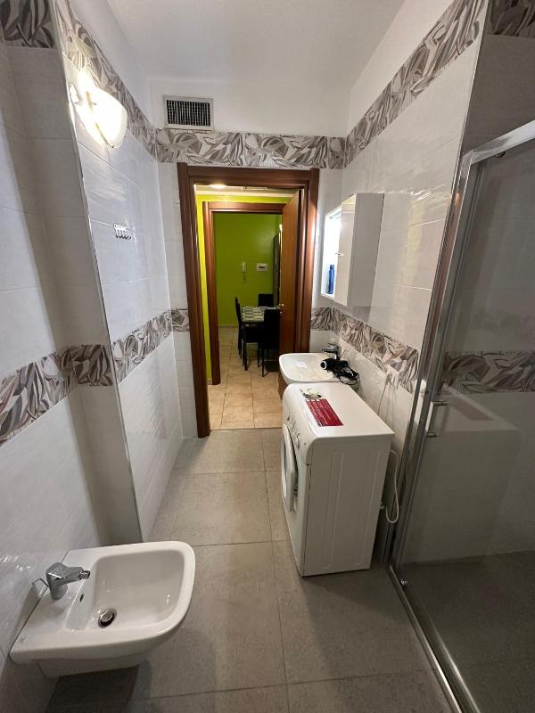 One-Bedroom Apartment image 2