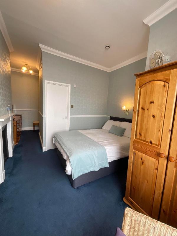 Double Room with Sea View 1 image 3