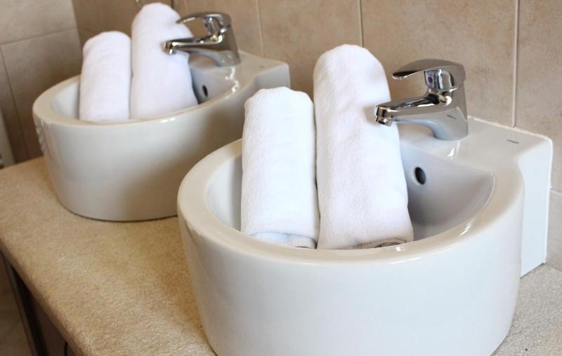 Superior Double Room with Spa Bath image 2