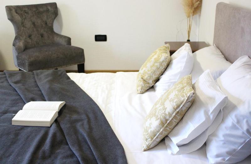 Superior Double Room image 3