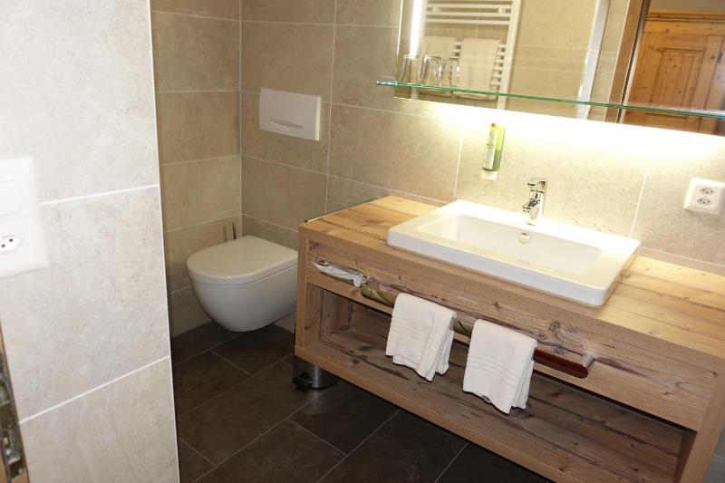 Deluxe Double Room image 2