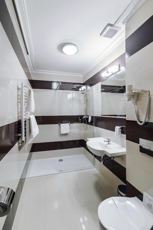 Lux Double Room with Shower image 2