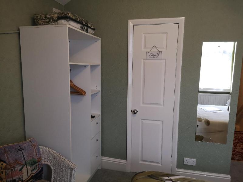Double Room image 4