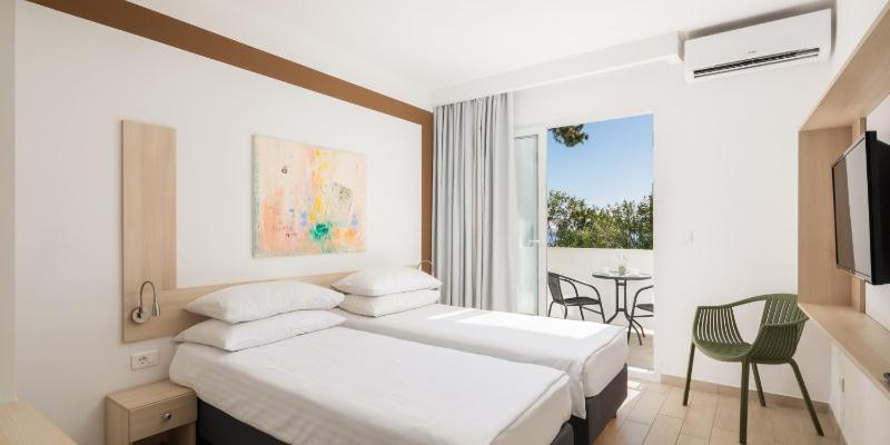 Comfort Double Room with Balcony image 1