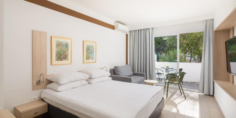 Superior Double Room with Balcony  image 1