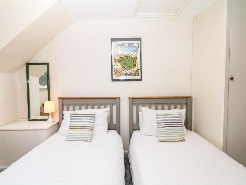 Quarry Cottage - image 28