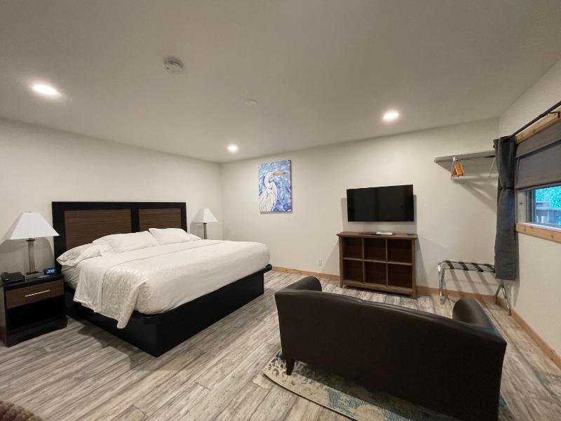 King Room image 3