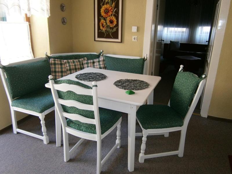 One-Bedroom Apartment image 3