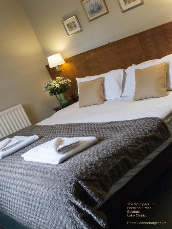 Small Double Room image 3