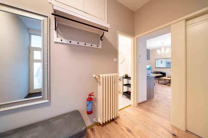 Double Room with Shared Bathroom image 2