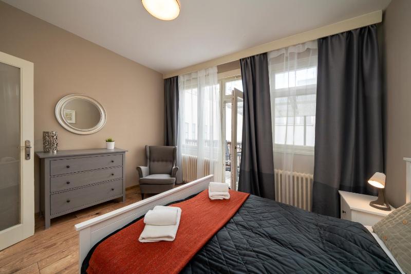 New Town - Apple Apartments - image 5