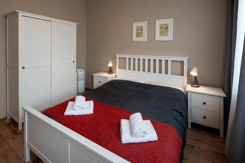New Town - Apple Apartments - image 3