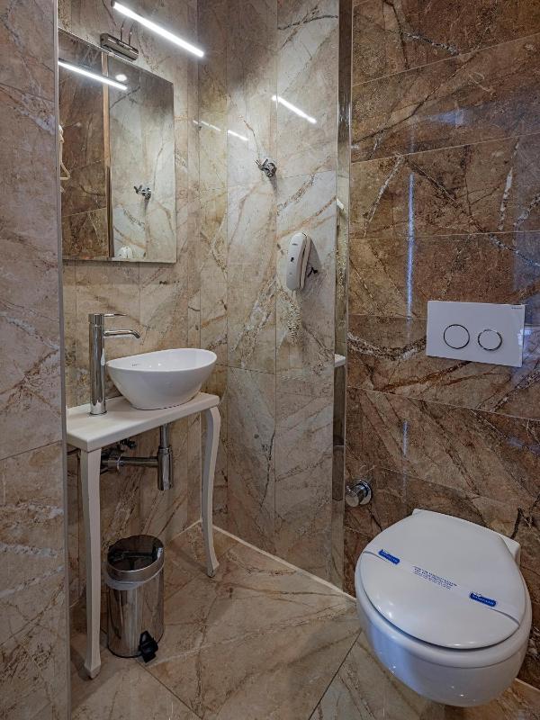 Standard Double Room image 2