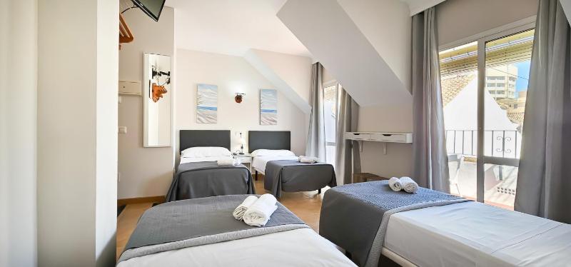 Quadruple Room image 3