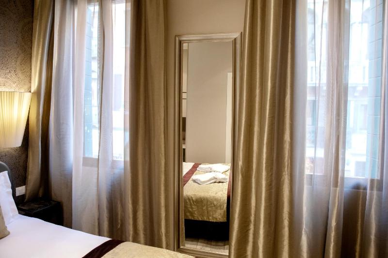 Superior Double Room image 2