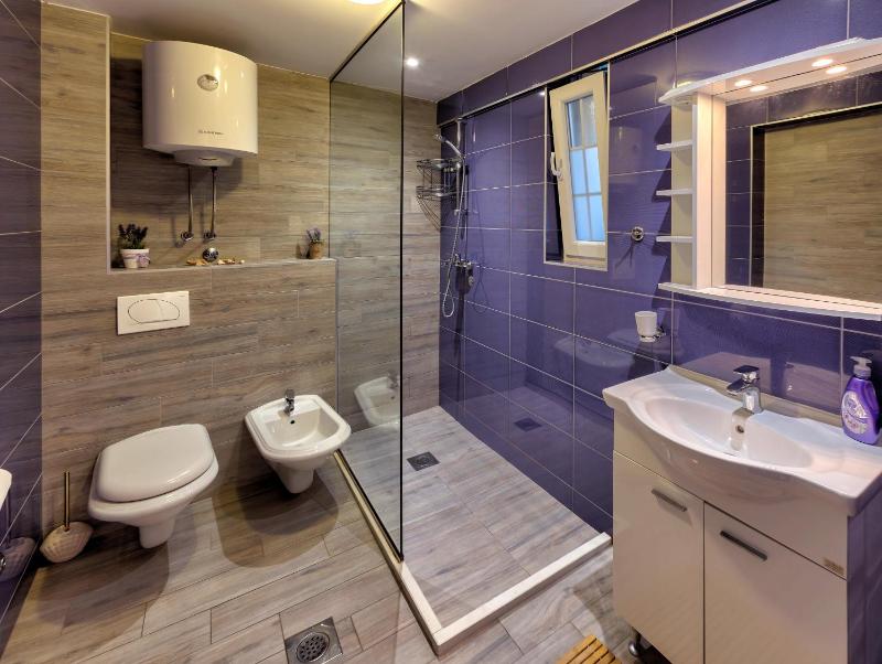 Classic Triple Room image 3