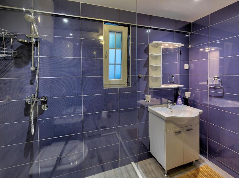 Classic Triple Room image 2