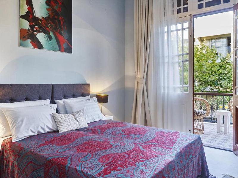 Double Room with Balcony image 2