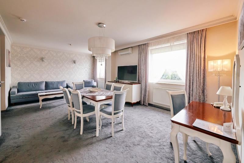 Two-Room Suite image 3