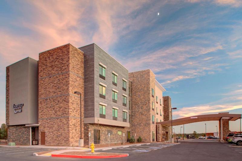 Fairfield Inn & Suites by Marriott Flagstaff East Images