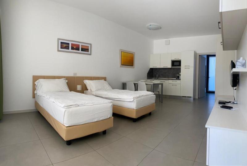Studio Apartment image 3