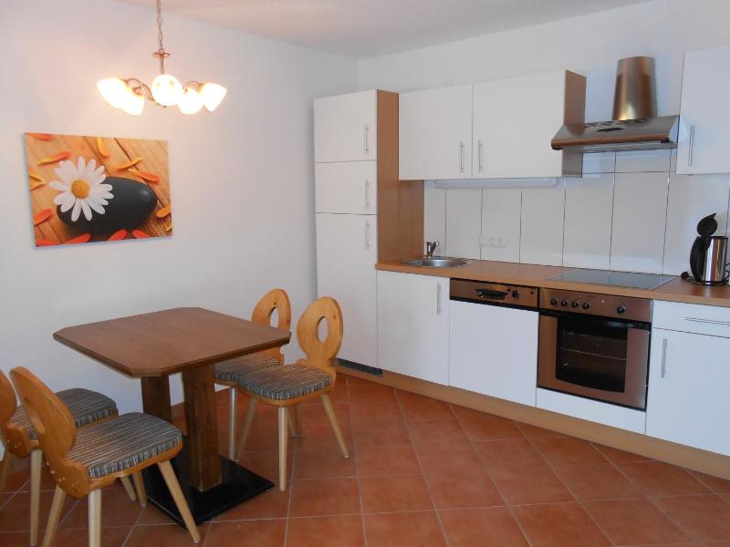 One-Bedroom Apartment image 4
