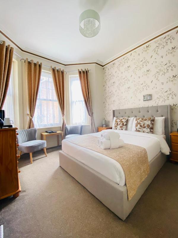 Double Room image 1