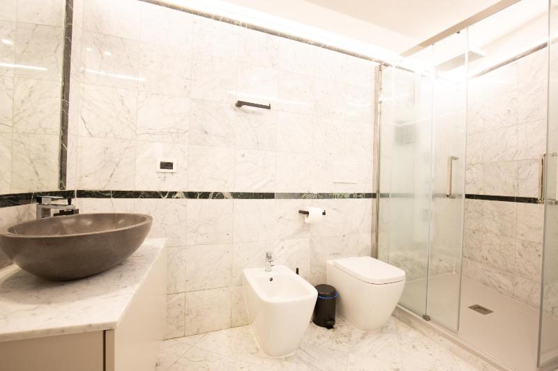 Deluxe Studio image 4