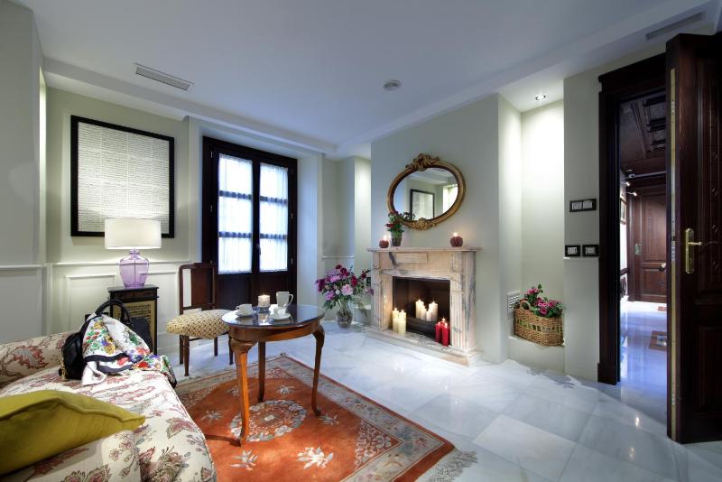 Deluxe Double Room( Italy) image 3