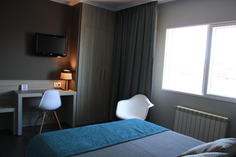 Superior Double Room with sea views image 3