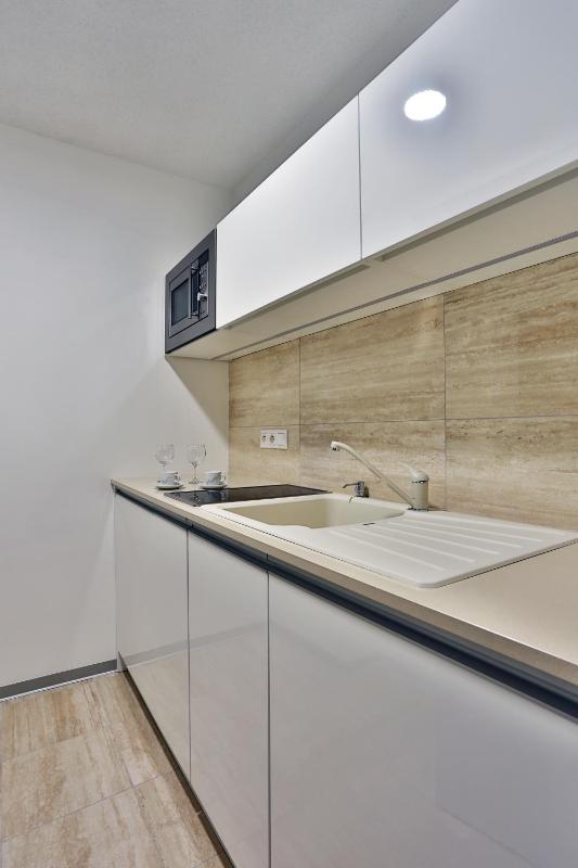 Deluxe Apartment 25 image 2