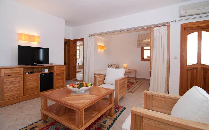 Comfort Suite image 1