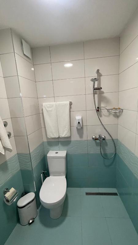 Double or Twin Room image 4