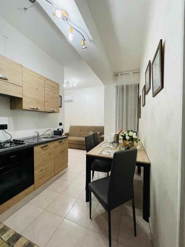 Casa Vacanza da ELENA 1 - Monolocale in prossimità del Centro Storico di Verona - image 2