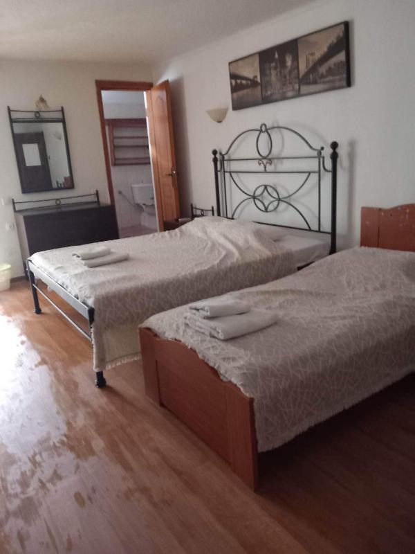 Twin Room image 2