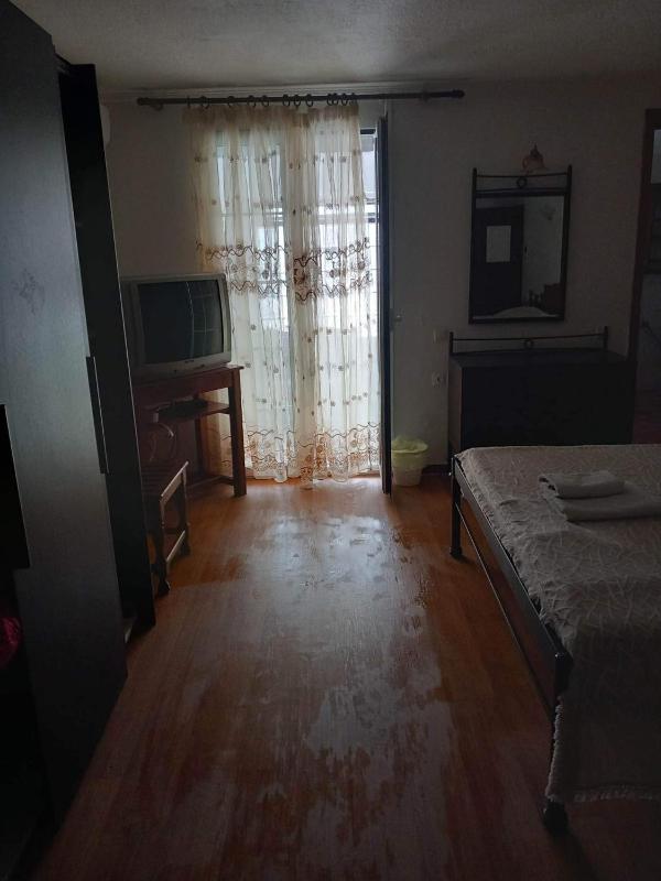 Economy Double or Twin Room image 4