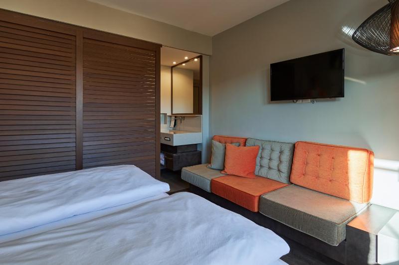 Double Room with Courtyard View image 4