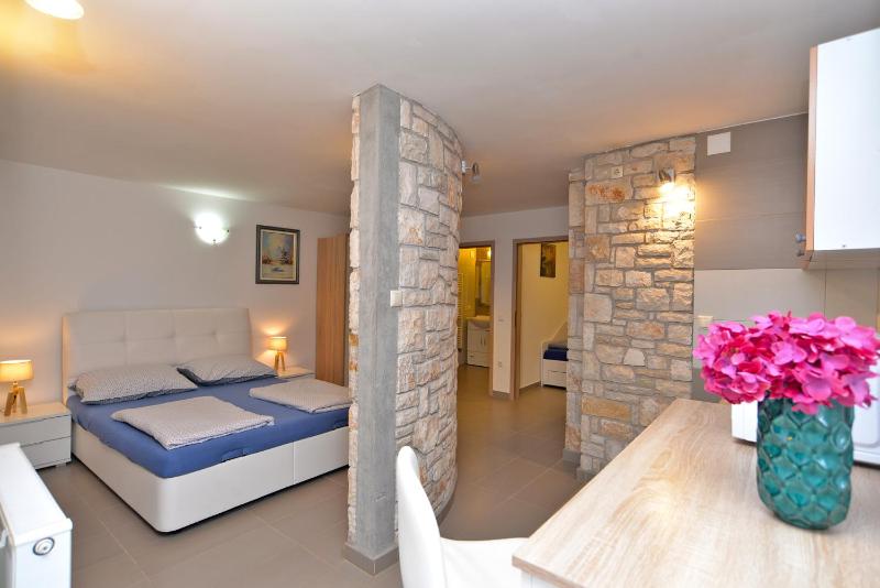 Apartment image 2