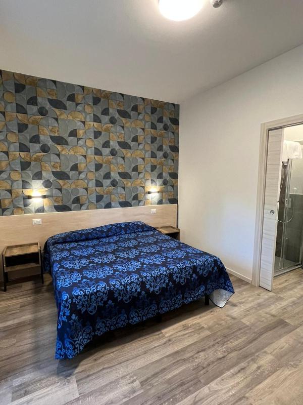 Standard Double Room image 1