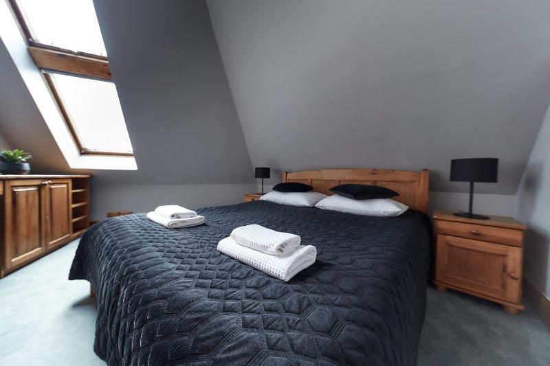 Standard Double Room image 3