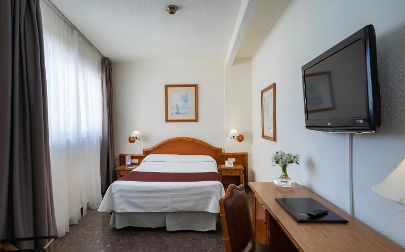 Budget Double or Twin Room image 4
